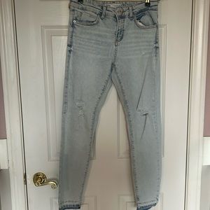 ZARA LIGHT WASH DISTRESSED HI RISE SKINNY JEAN